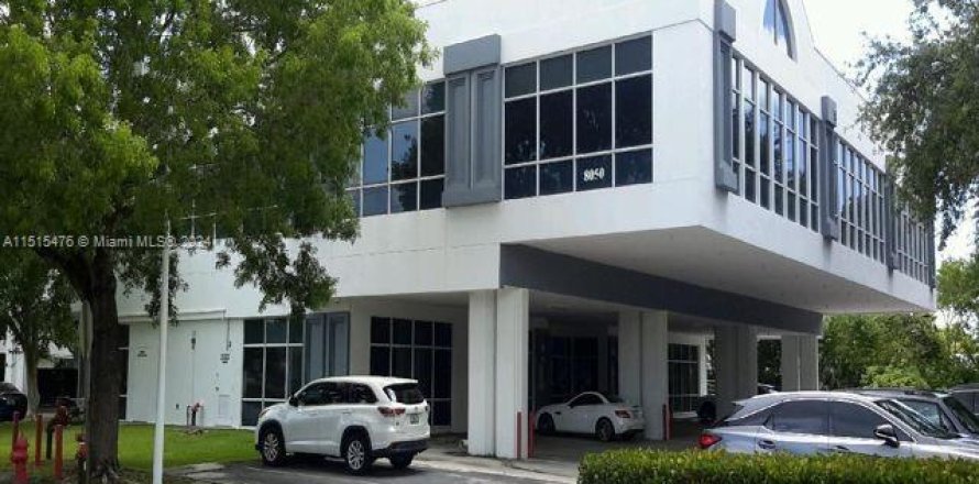 Oficina en Tamarac, Florida № 954556