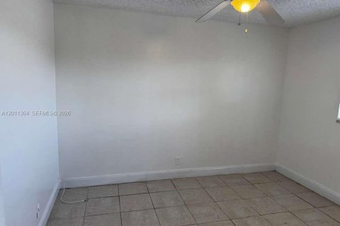 Casa en alquiler en Pompano Beach, Florida, 1 dormitorio, 58.06 m2 № 2075165 - foto 10
