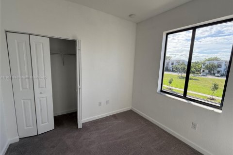 Townhouse in Miami, Florida 3 bedrooms, 130.34 sq.m. № 2052813 - photo 22