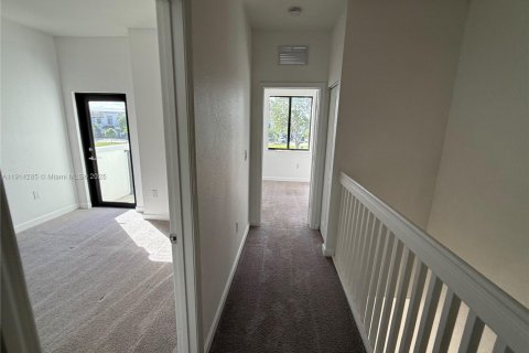 Townhouse in Miami, Florida 3 bedrooms, 130.34 sq.m. № 2052813 - photo 17