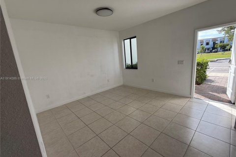 Townhouse in Miami, Florida 3 bedrooms, 130.34 sq.m. № 2052813 - photo 7