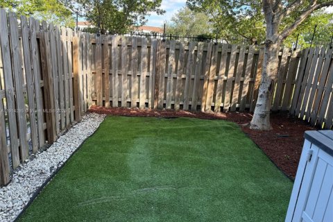 Townhouse in Miami, Florida 3 bedrooms, 130.34 sq.m. № 2052813 - photo 28