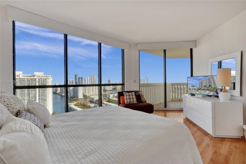 Condo in Aventura, Florida, 2 bedrooms  № 2041897 - photo 27