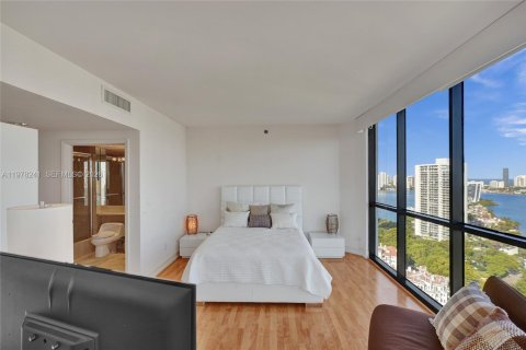 Condo in Aventura, Florida, 2 bedrooms  № 2041897 - photo 28