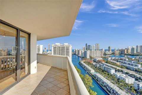 Condo in Aventura, Florida, 2 bedrooms  № 2041897 - photo 2