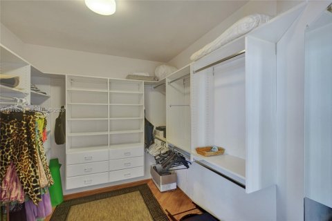 Condo in Aventura, Florida, 2 bedrooms  № 2041897 - photo 23