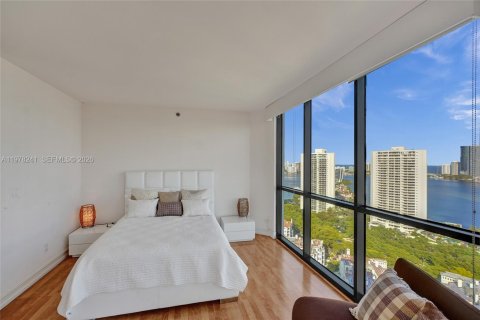 Condo in Aventura, Florida, 2 bedrooms  № 2041897 - photo 29