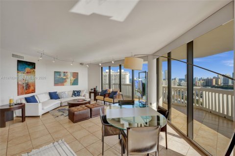 Condo in Aventura, Florida, 2 bedrooms  № 2041897 - photo 8