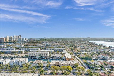 Condo in Aventura, Florida, 2 bedrooms  № 2041897 - photo 4