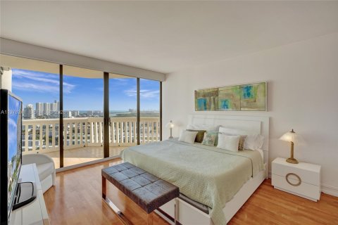 Condo in Aventura, Florida, 2 bedrooms  № 2041897 - photo 19