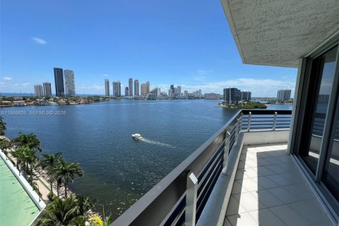 Condo in Aventura, Florida, 3 bedrooms  № 2031740 - photo 29