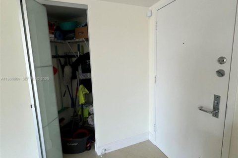 Condo in Aventura, Florida, 3 bedrooms  № 2031740 - photo 10