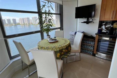 Condo in Aventura, Florida, 3 bedrooms  № 2031740 - photo 4