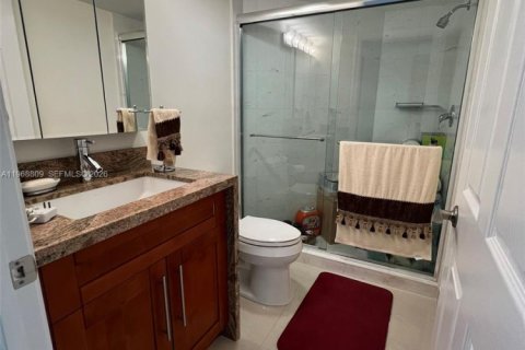 Condo in Aventura, Florida, 3 bedrooms  № 2031740 - photo 25
