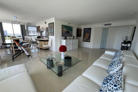 Condo in Aventura, Florida, 3 bedrooms  № 2031740 - photo 9