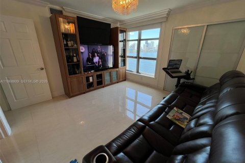 Condo in Aventura, Florida, 3 bedrooms  № 2031740 - photo 21