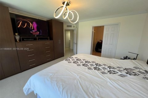 Condo in Aventura, Florida, 3 bedrooms  № 2031740 - photo 12