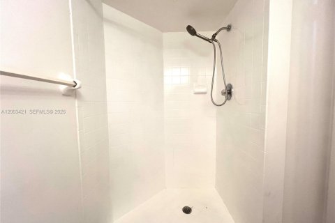 Copropriété à louer à Oakland Park, Floride: 2 chambres, 82.68 m2 № 2066624 - photo 13