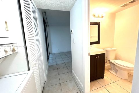 Copropriété à louer à Oakland Park, Floride: 2 chambres, 82.68 m2 № 2066624 - photo 11