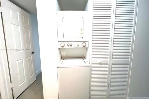 Copropriété à louer à Oakland Park, Floride: 2 chambres, 82.68 m2 № 2066624 - photo 10