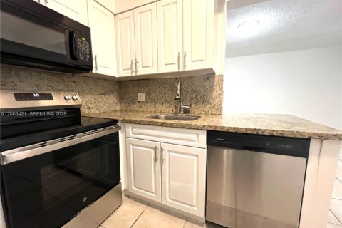 Copropriété à louer à Oakland Park, Floride: 2 chambres, 82.68 m2 № 2066624 - photo 8