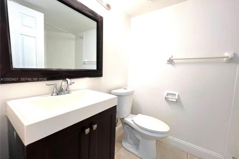 Copropriété à louer à Oakland Park, Floride: 2 chambres, 82.68 m2 № 2066624 - photo 9