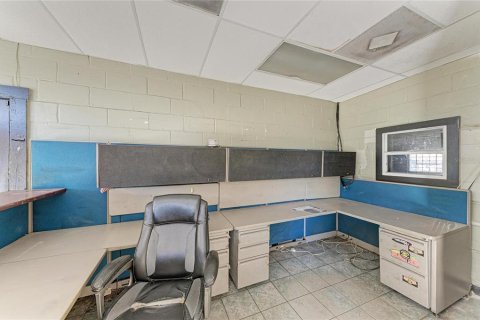Commercial property in Sarasota, Florida 385.54 sq.m. № 2230158 - photo 11