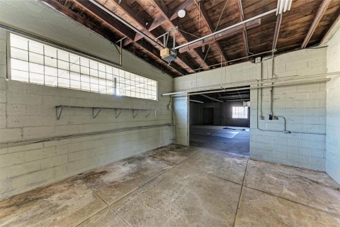 Commercial property in Sarasota, Florida 385.54 sq.m. № 2230158 - photo 14