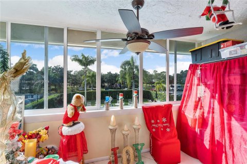 Condo in Royal Palm Beach, Florida, 2 bedrooms  № 1764461 - photo 8