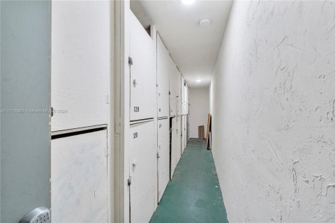 Condo in Royal Palm Beach, Florida, 2 bedrooms  № 1764461 - photo 20