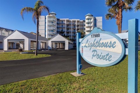 Condo in Redington Shores, Florida, 2 bedrooms  № 1568901 - photo 2