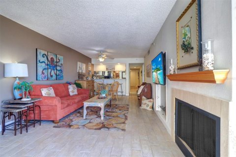 Condo in Redington Shores, Florida, 2 bedrooms  № 1568901 - photo 16