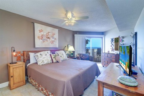 Condo in Redington Shores, Florida, 2 bedrooms  № 1568901 - photo 27