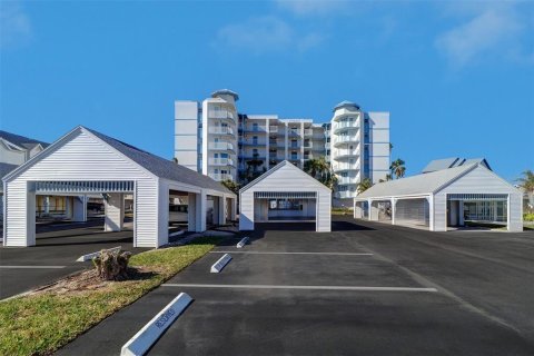 Condo in Redington Shores, Florida, 2 bedrooms  № 1568901 - photo 5