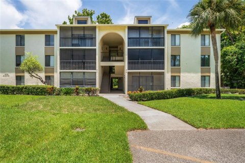 Condo in Tarpon Springs, Florida, 2 bedrooms  № 1274600 - photo 1