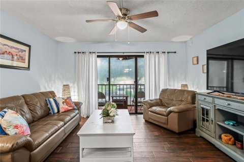 Condo in Tarpon Springs, Florida, 2 bedrooms  № 1274600 - photo 8