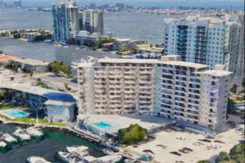 Copropriété à louer à North Bay Village, Floride: 41.25 m2 № 2169148 - photo 6