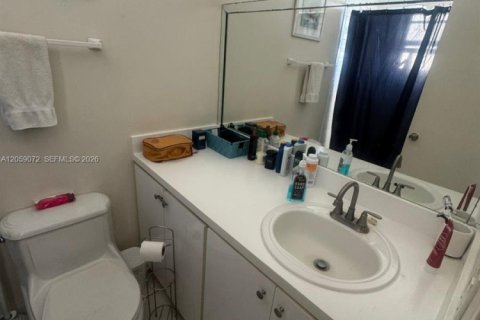 Copropriété à louer à North Bay Village, Floride: 41.25 m2 № 2169148 - photo 8