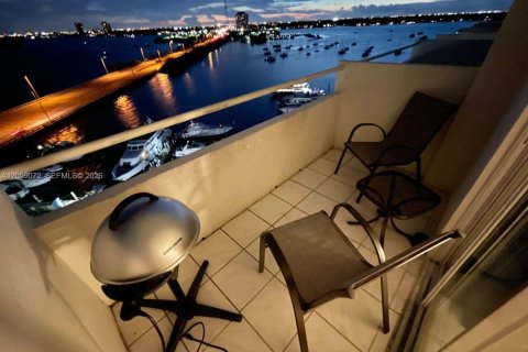 Studio à Condo à North Bay Village, Floride  № 2169148