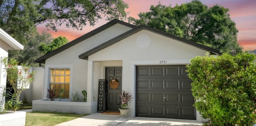House in Palm Harbor, Florida 3 bedrooms, 104.42 sq.m. № 2140448