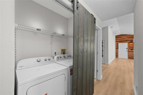 House in Palm Harbor, Florida 3 bedrooms, 104.42 sq.m. № 2140448 - photo 3