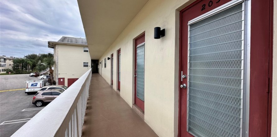 Condominio en Lauderhill, Florida, 2 dormitorios  № 1221574