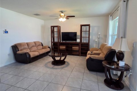 Villa ou maison à louer à Winter Haven, Floride: 3 chambres, 160.26 m2 № 2149284 - photo 5