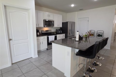 Villa ou maison à louer à Winter Haven, Floride: 3 chambres, 160.26 m2 № 2149284 - photo 4