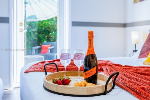 Casa en venta en Hollywood, Florida, 3 dormitorios, 149.39 m2 № 1999449 - foto 21