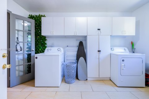 Casa en venta en Hollywood, Florida, 3 dormitorios, 149.39 m2 № 1999449 - foto 29