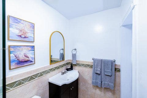 Casa en venta en Hollywood, Florida, 3 dormitorios, 149.39 m2 № 1999449 - foto 10