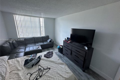 Condominio en venta en Miami, Florida, 1 dormitorio, 76.74 m2 № 1871367 - foto 6