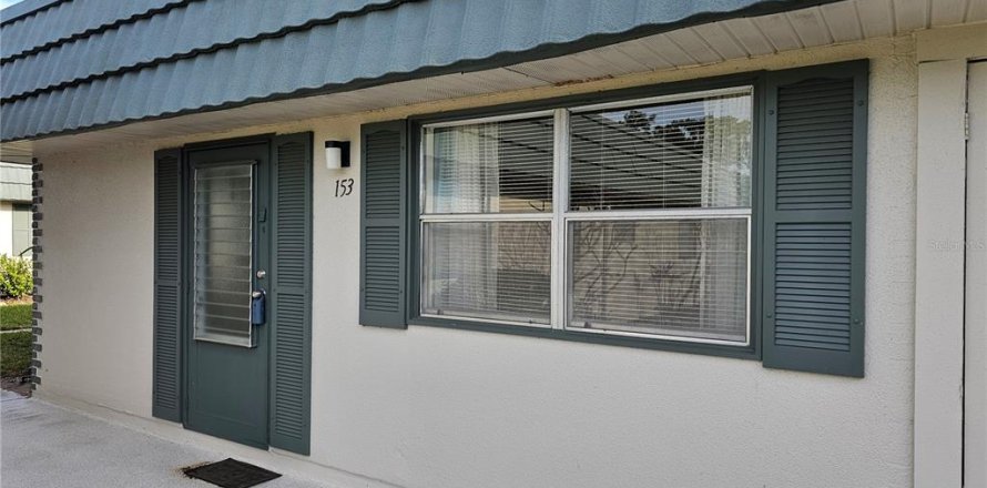 House in Sun City Center, Florida 2 bedrooms, 89.19 sq.m. № 2218265