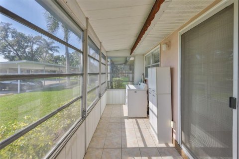 House in Sun City Center, Florida 2 bedrooms, 89.19 sq.m. № 2218265 - photo 16